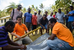 Cyclone Pam : le Vanuatu ébranlé, mais bien vivant