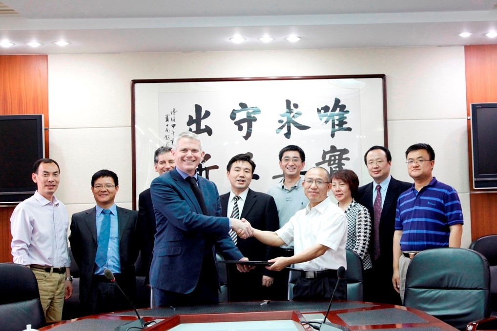 World Animal Protection sign an MOU with DRC, one of China Central Government's leading research institutes. 